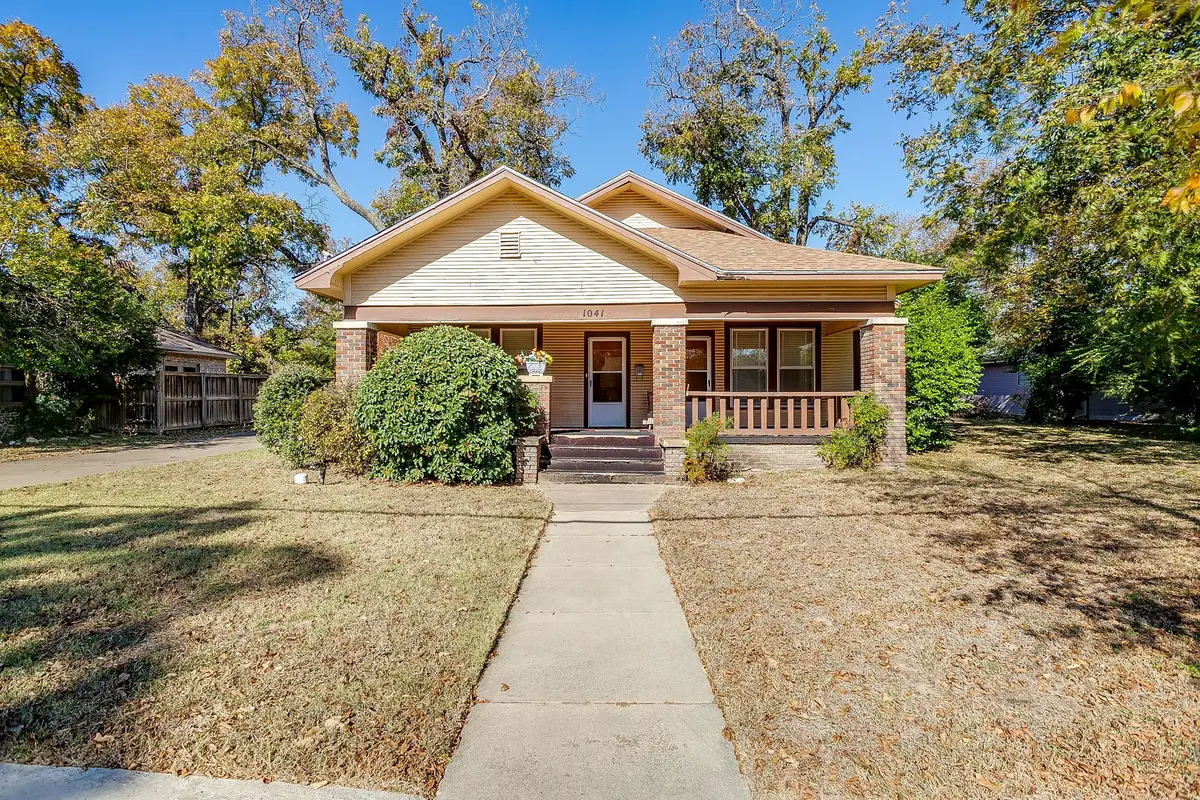 1041 W Vanderbilt Street, Stephenville, TX 76401 - Image #1