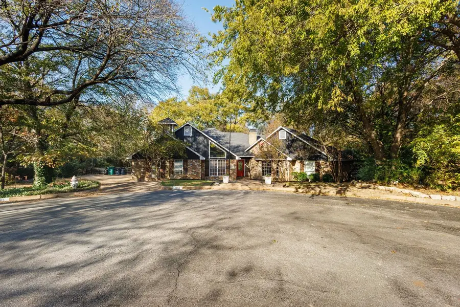 1651 Watson Road W, Fort Worth, TX 76103 - Image #2