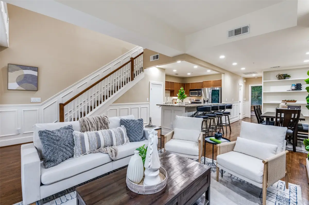 5055 Addison Circle #422, Addison, TX 75001 - Image #1