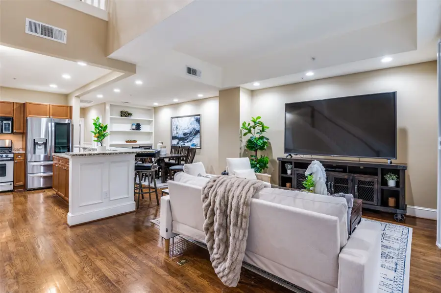 5055 Addison Circle #422, Addison, TX 75001 - Image #3