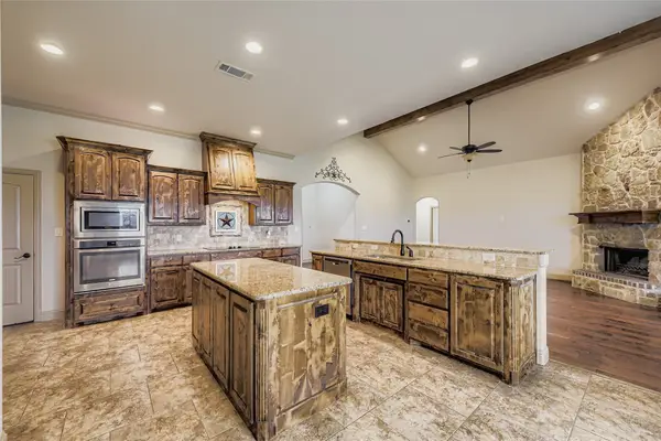 117 Deer Grove Trail, Azle, TX 76020
