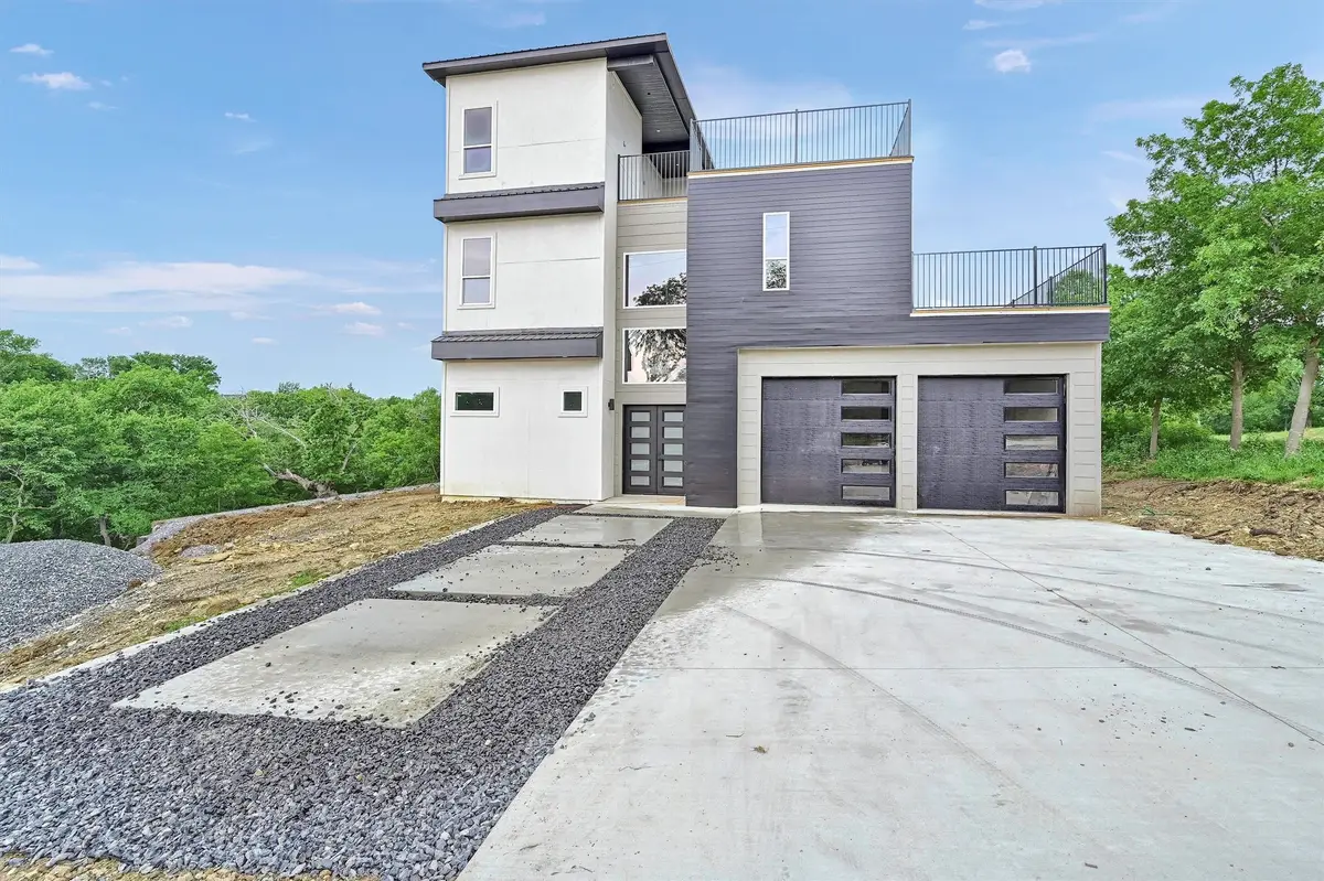 320 Bentwood Drive, Pottsboro, TX 75076 - Image #1