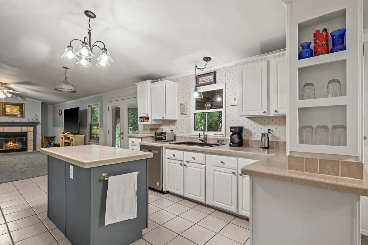 8155 Nasturtium Road, Ore City, TX 75683 - Image #1