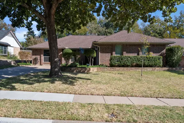 705 Dickey Drive, Euless, TX 76040