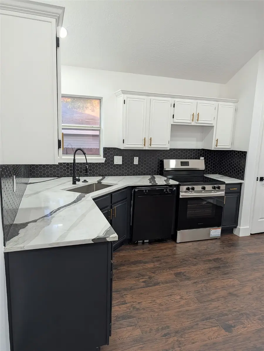 1310 Rosewood Lane, Lancaster, TX 75146 - Image #3