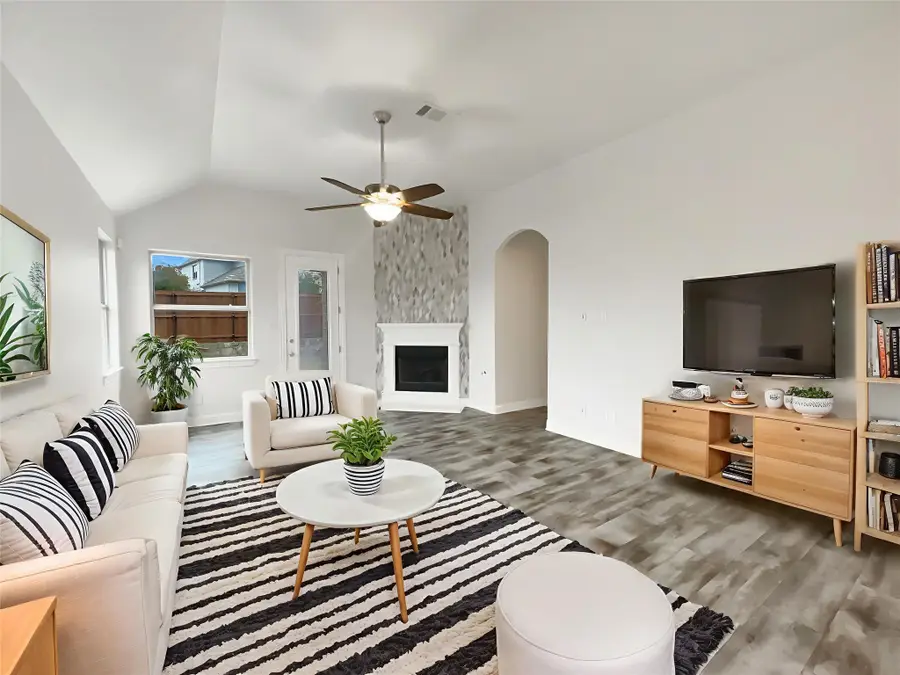 6004 Chatham Drive, McKinney, TX 75071 - Image #2