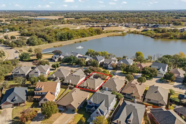 2916 Shoreline Drive, Burleson, TX 76028