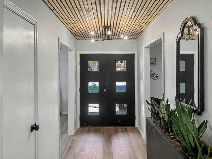 2200 Midhurst Drive, Arlington, TX 76013 - Image #2