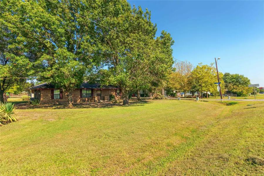 1483 S Waco Street, Van Alstyne, TX 75495 - Image #3