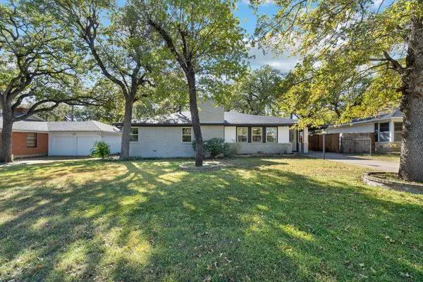 2160 Green Hill Circle, Fort Worth, TX 76112