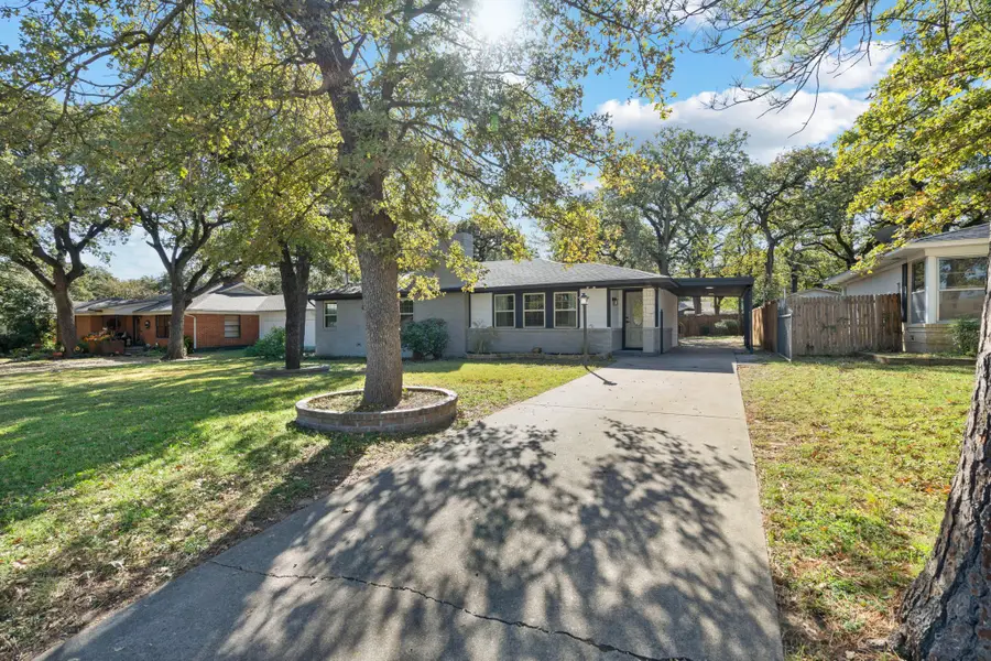 2160 Green Hill Circle, Fort Worth, TX 76112 - Image #2