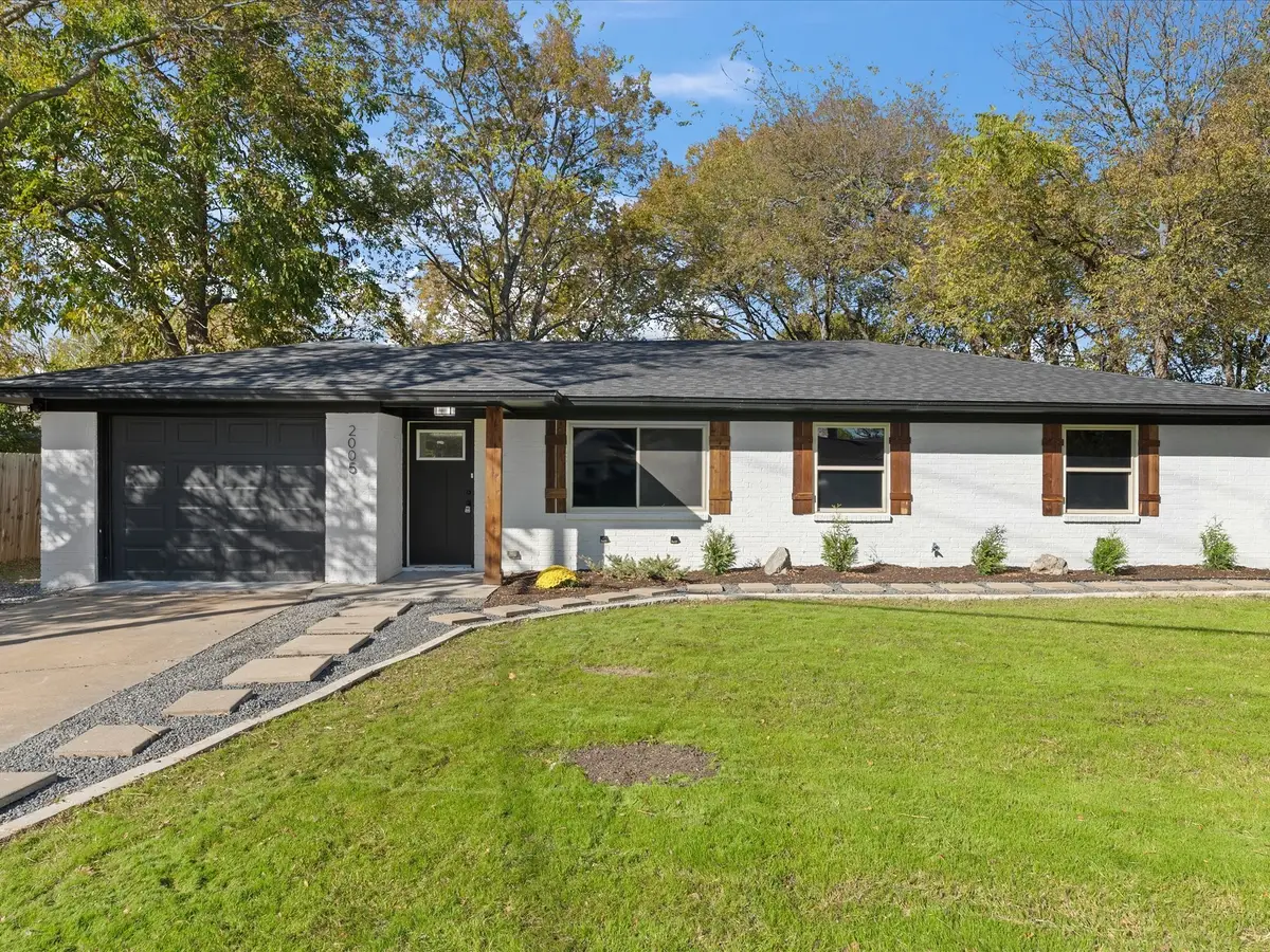 2005 E Leslie Lane, Sherman, TX 75090 - Image #1