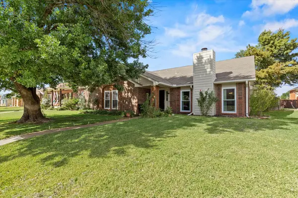 8301 Kensington Drive, Rowlett, TX 75088
