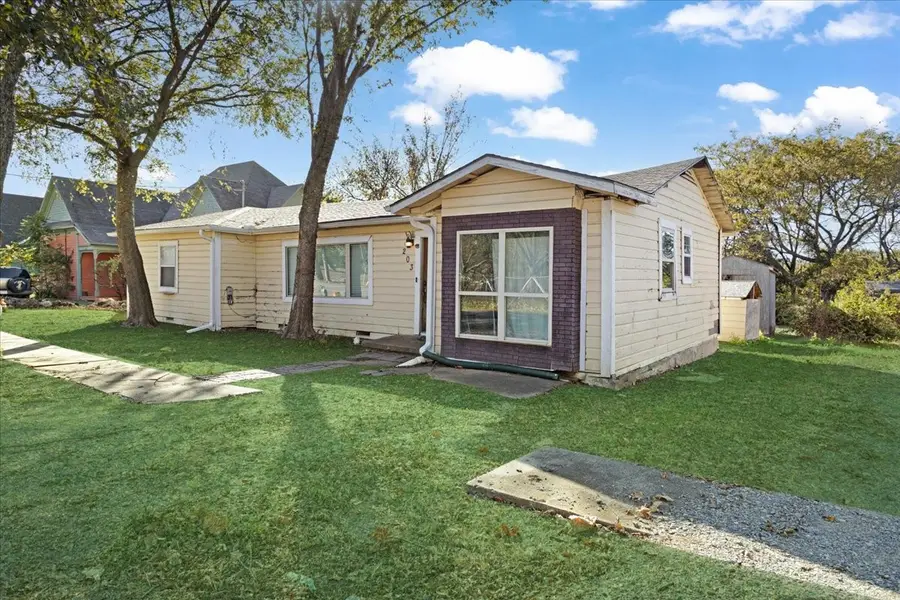 203 S Carter Street, Whitewright, TX 75491 - Image #2