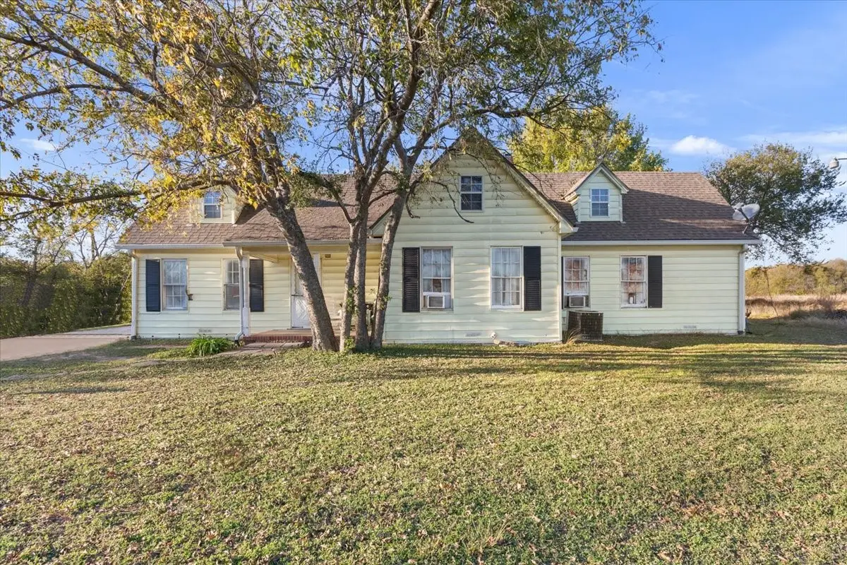 1601 E Texas Avenue, Mart, TX 76664 - Image #1