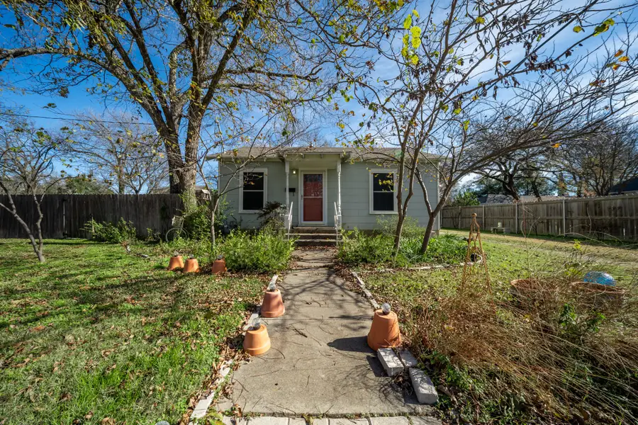 106 N Corporation Street, Hillsboro, TX 76645 - Image #2