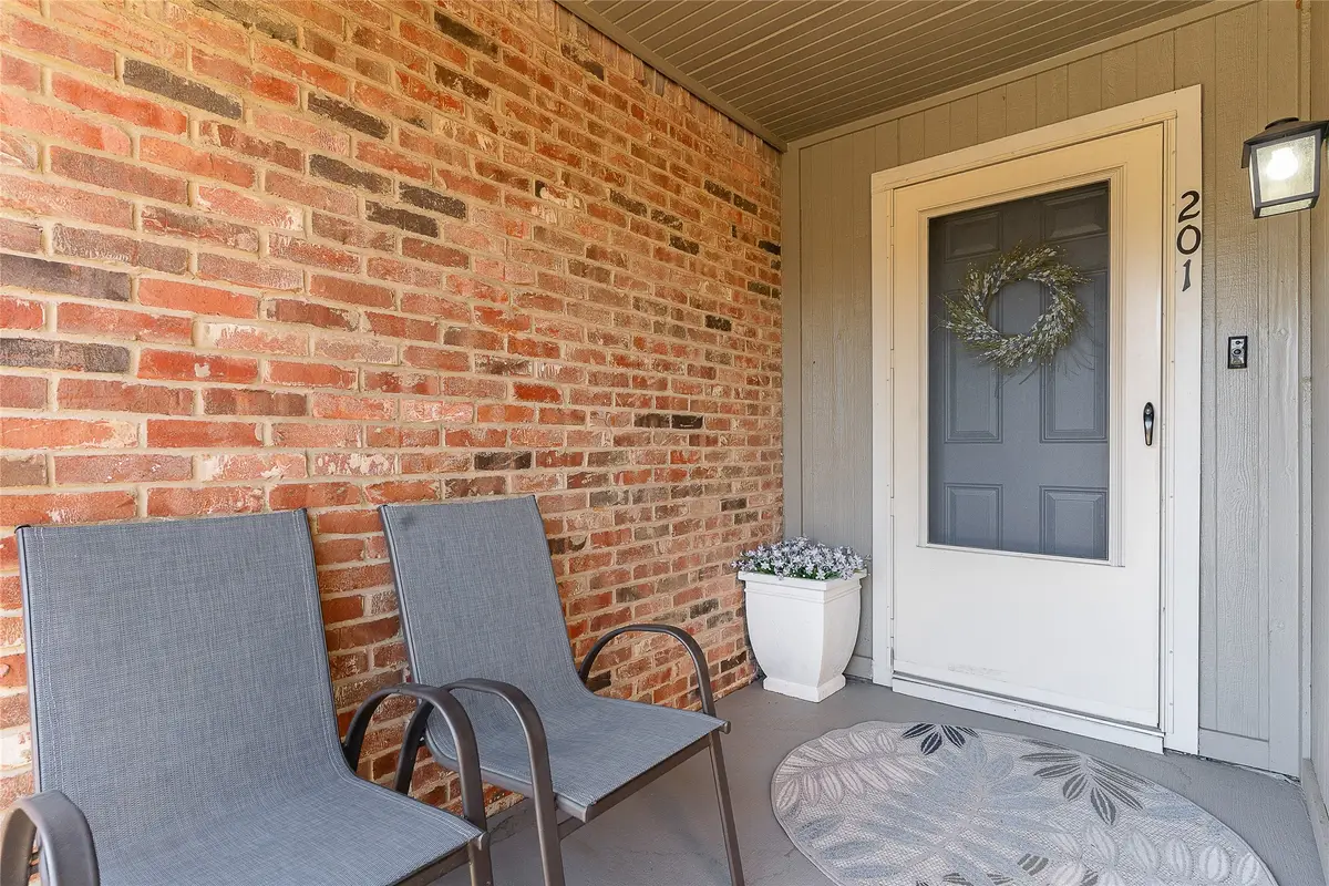 2732 Copper Creek Drive #201, Arlington, TX 76006 - Image #1