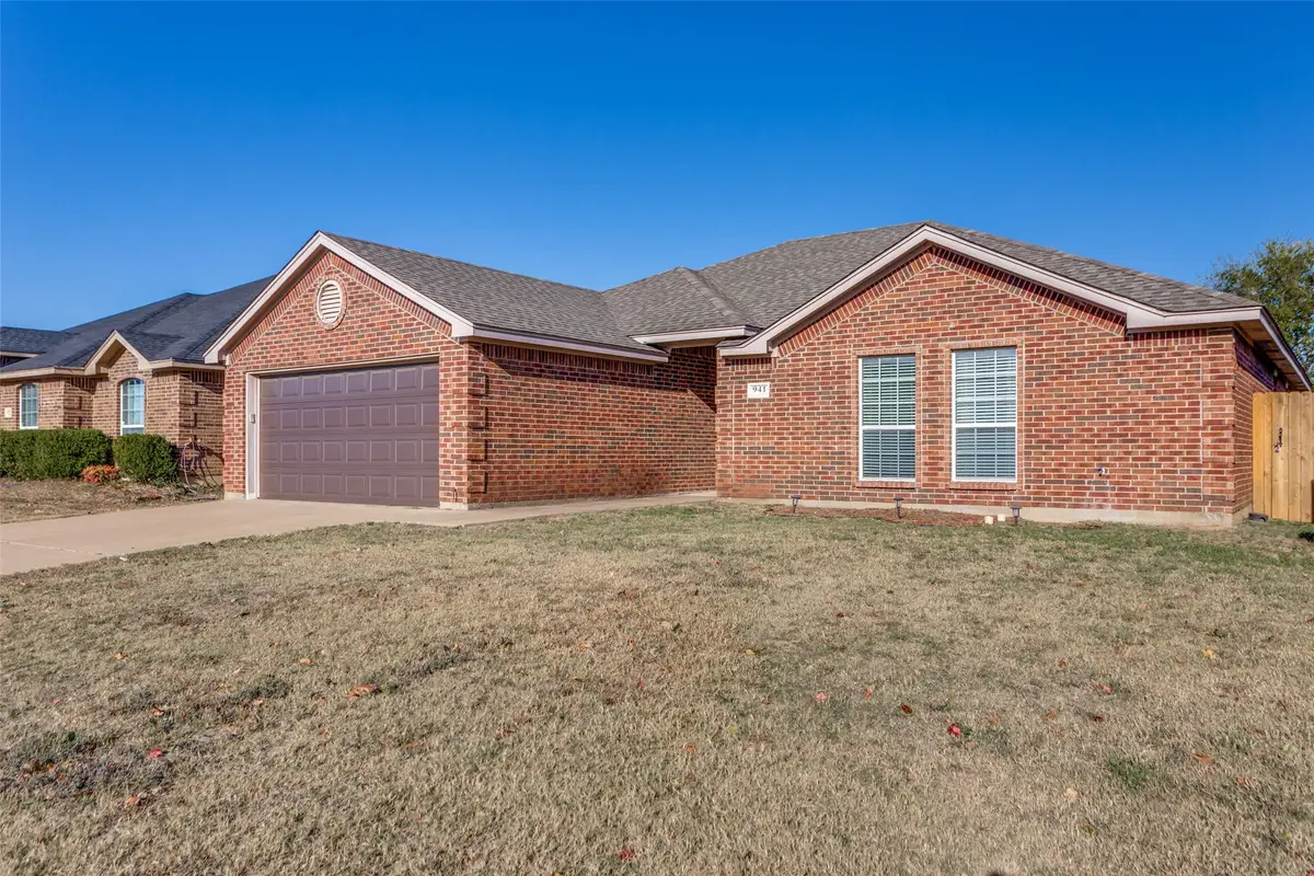 941 La Sierra Drive, Crowley, TX 76036 - Image #1