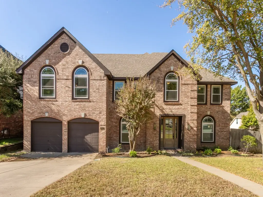 1041 Woodbriar Drive, Grapevine, TX 76051 - Image #1