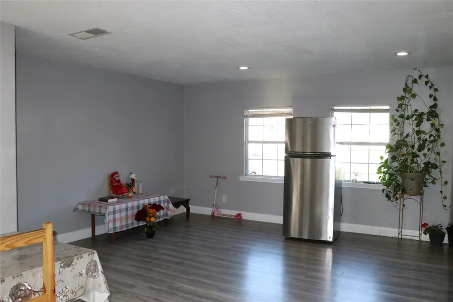 2770 E Ann Arbor Avenue, Dallas, TX 75216 - Image #3