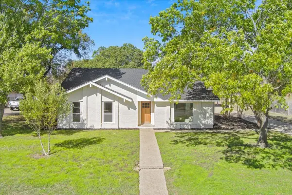 104 Kingsbury Way, Hewitt, TX 76643