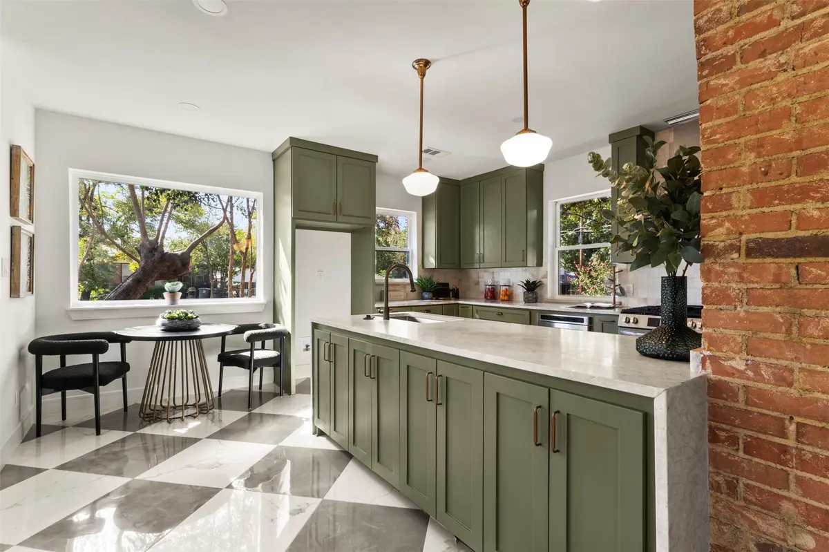 624 N Vernon Avenue, Dallas, TX 75208 - Image #1