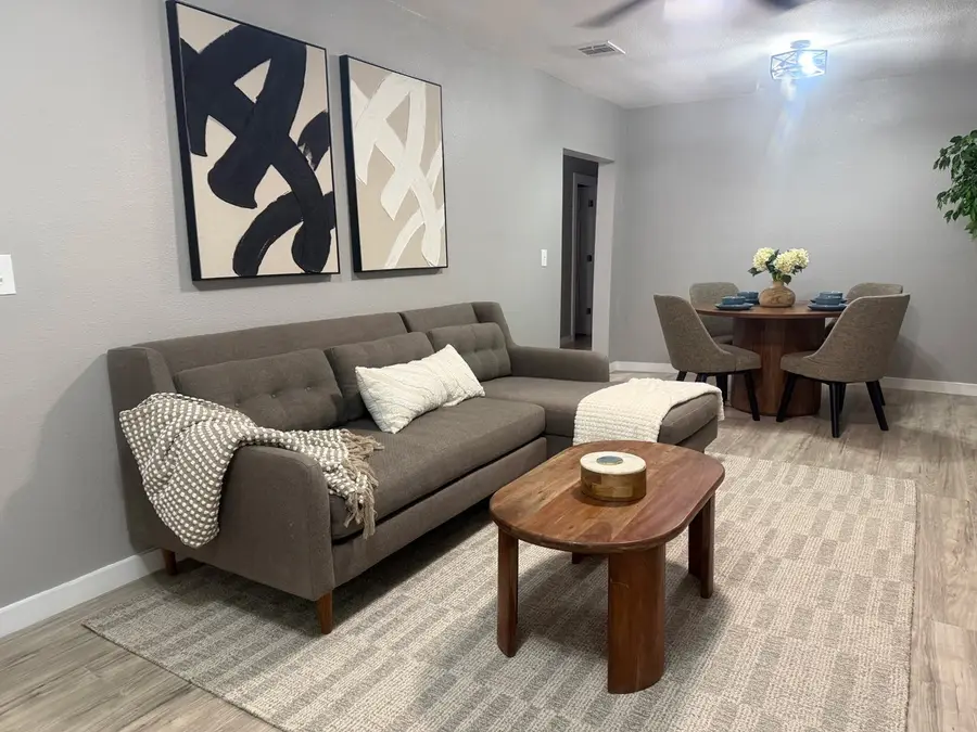 328 N Taylor Street, Gainesville, TX 76240 - Image #3