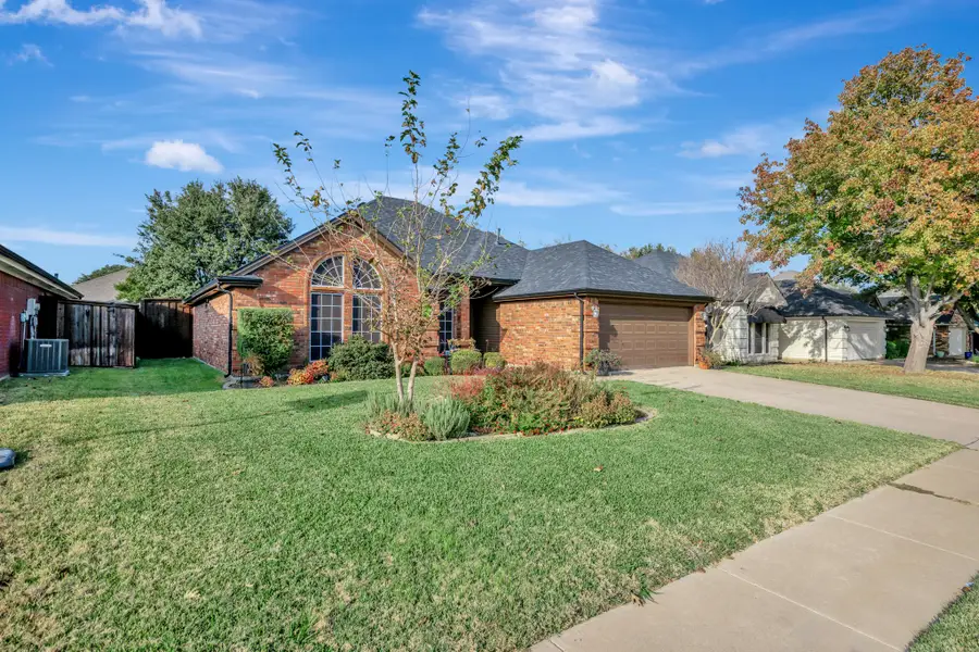 1084 Westgrove Drive, Saginaw, TX 76179 - Image #2