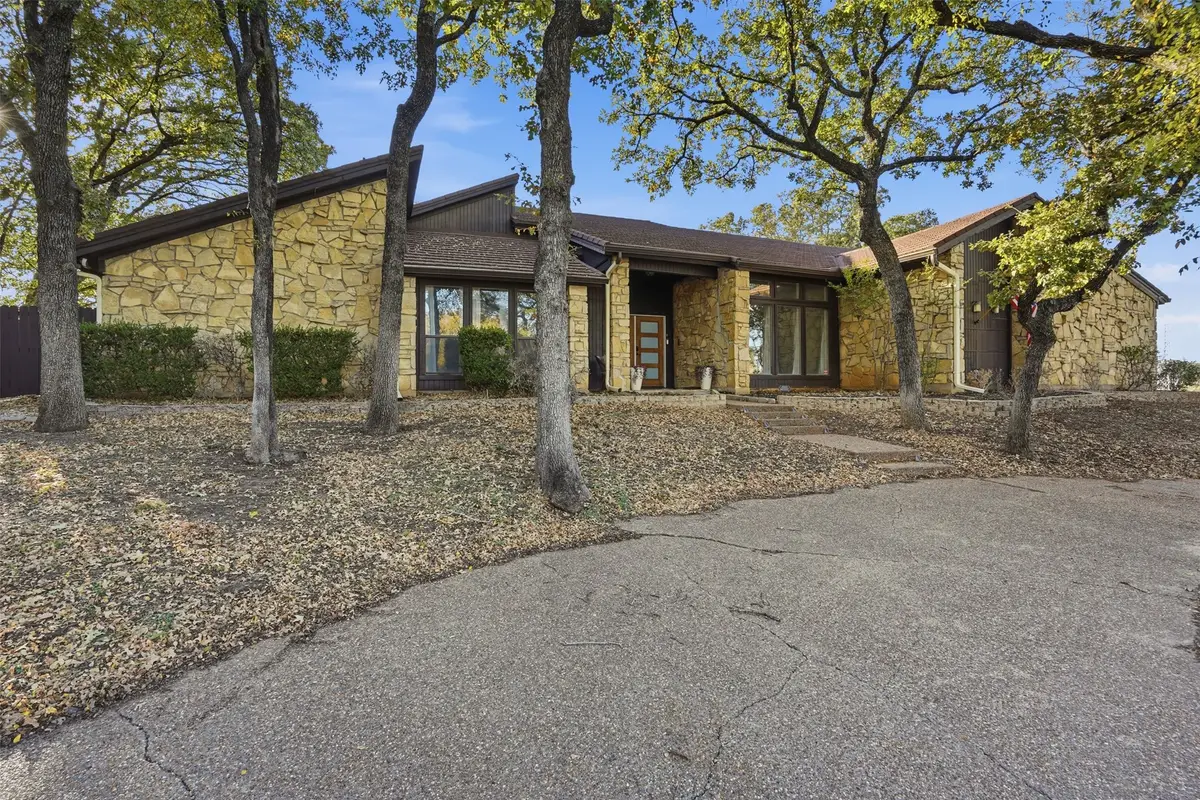 704 Timberview Court N, Fort Worth, TX 76112 - Image #1