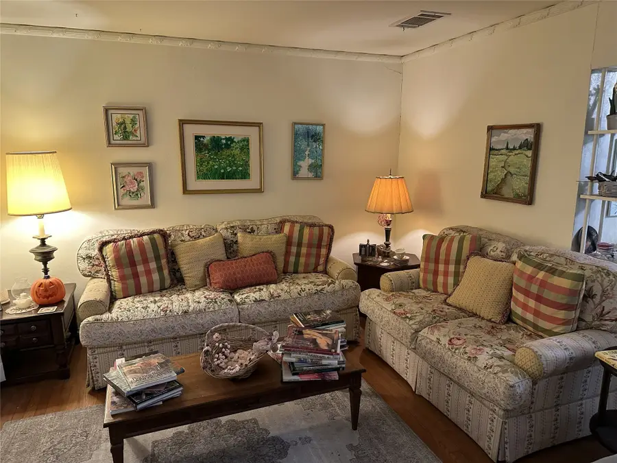 3723 Manana Drive, Dallas, TX 75220 - Image #2