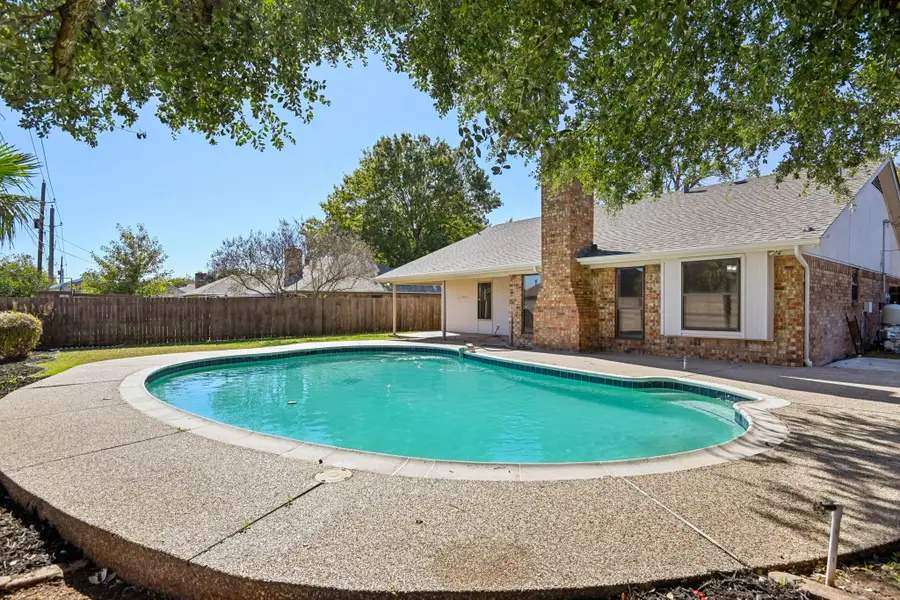 1209 Stonelake Drive, Cleburne, TX 76033 - Image #2