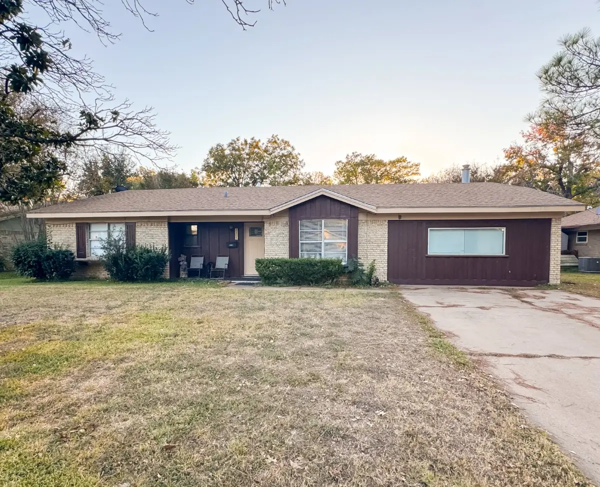 2205 10th Street, Brownwood, TX 76801 - Image #1