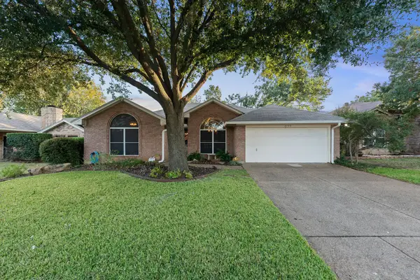 3753 Clear Brook Circle, Fort Worth, TX 76123