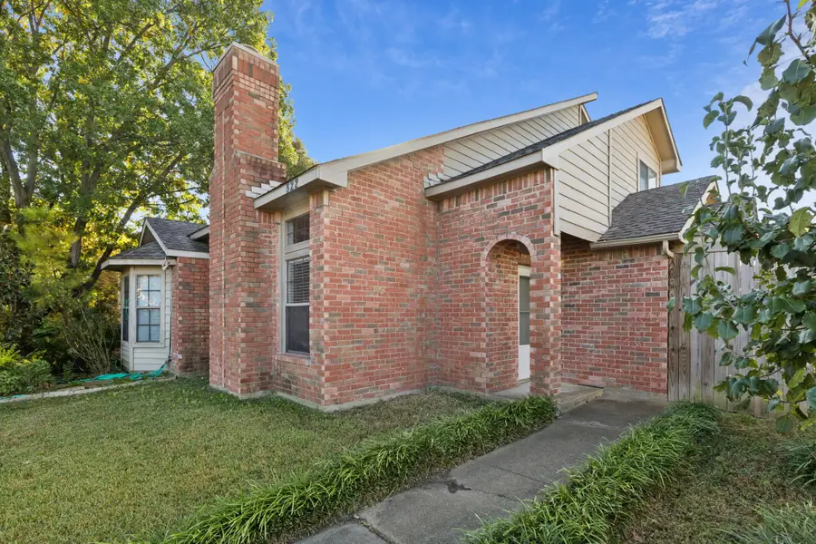 822 Binbrook Drive, Mesquite, TX 75149 - Image #2