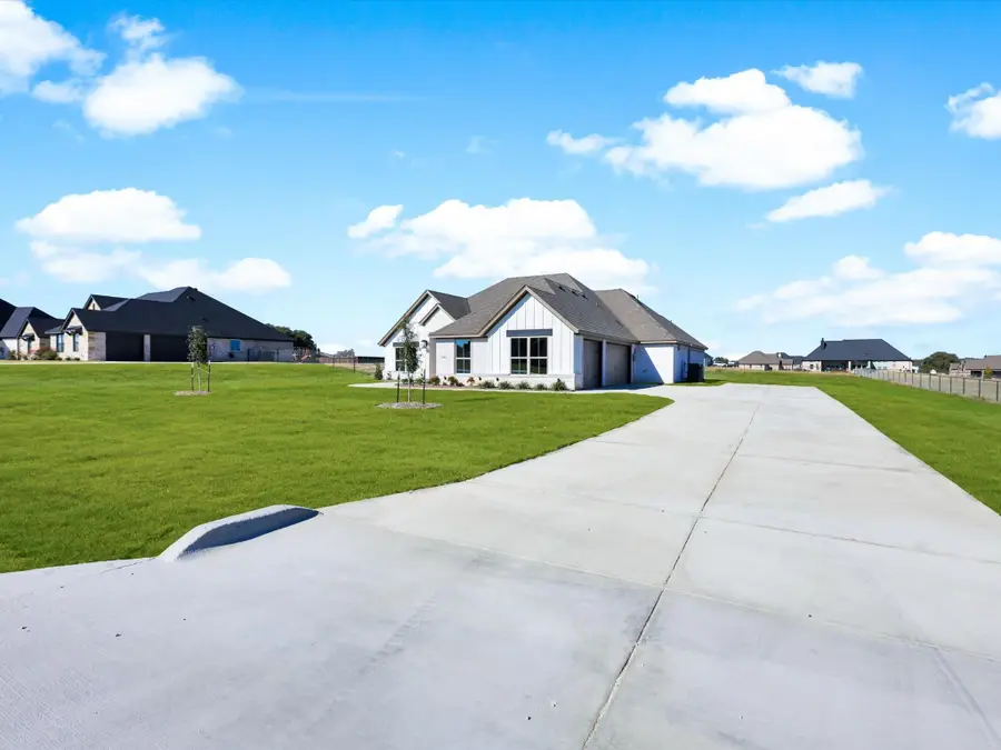 1061 Uplift Drive, Weatherford, TX 76087 - Image #3