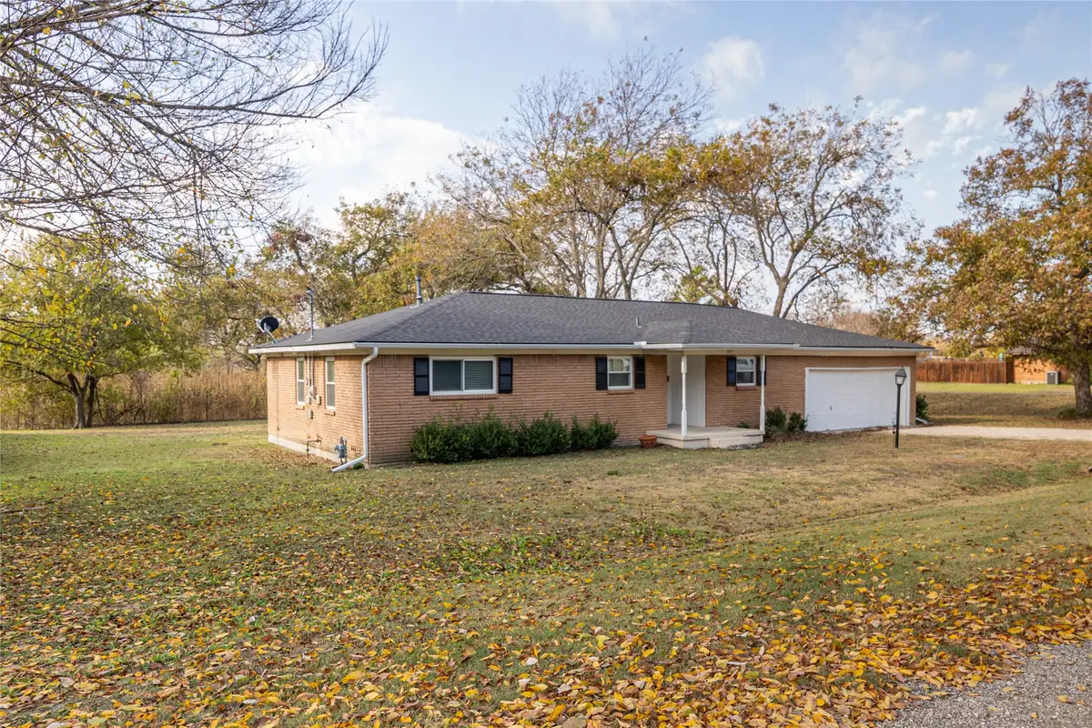 405 N. Locust Ave Avenue N, Hubbard, TX 76648 - Image #1