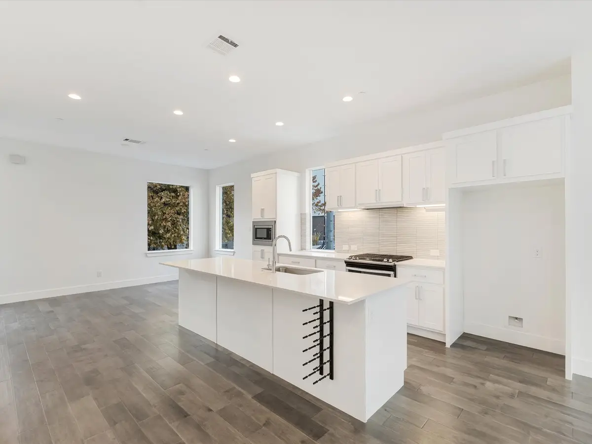 1771 Mccoy Street #305, Dallas, TX 75204 - Image #1