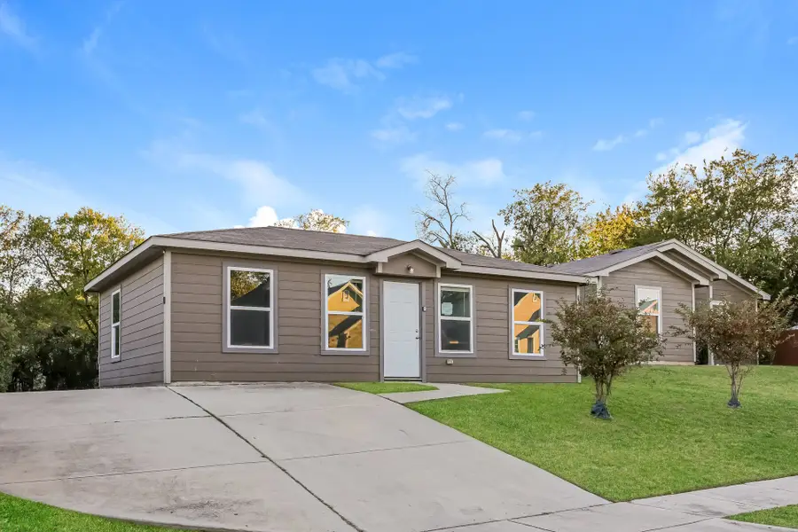 1216 E Powell Avenue, Fort Worth, TX 76104 - Image #2