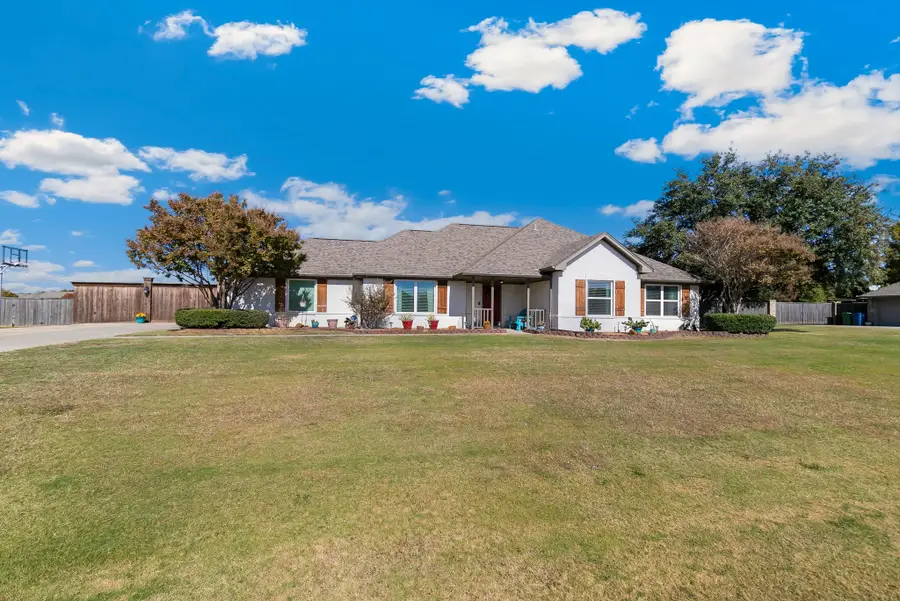 849 Sherry Lane S, Krugerville, TX 76227 - Image #2
