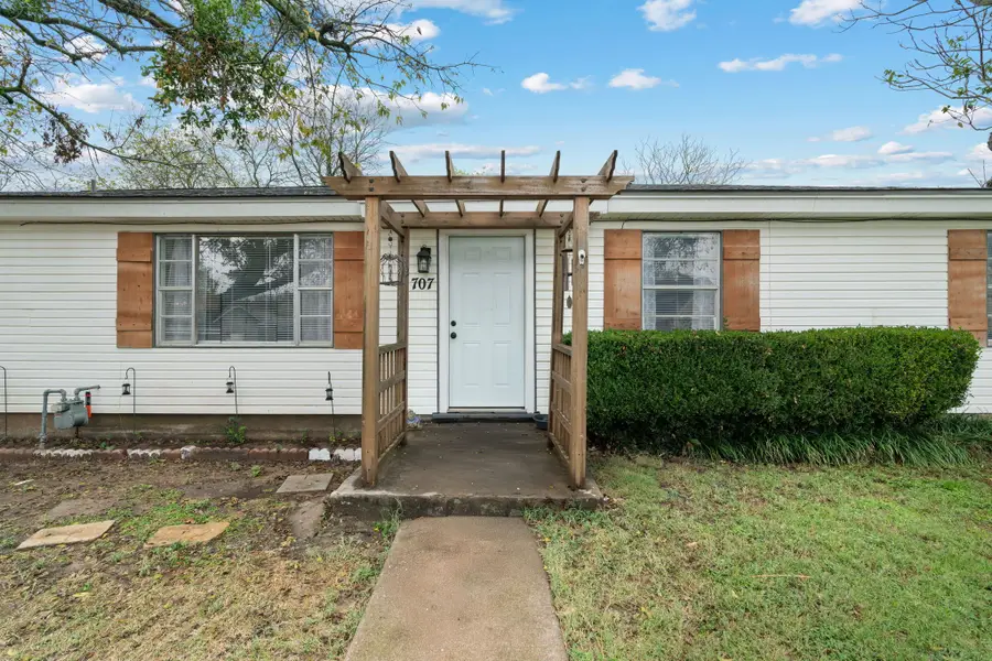 707 N Walnut Street, Weatherford, TX 76086 - Image #2