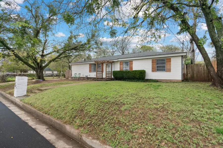 707 N Walnut Street, Weatherford, TX 76086 - Image #3
