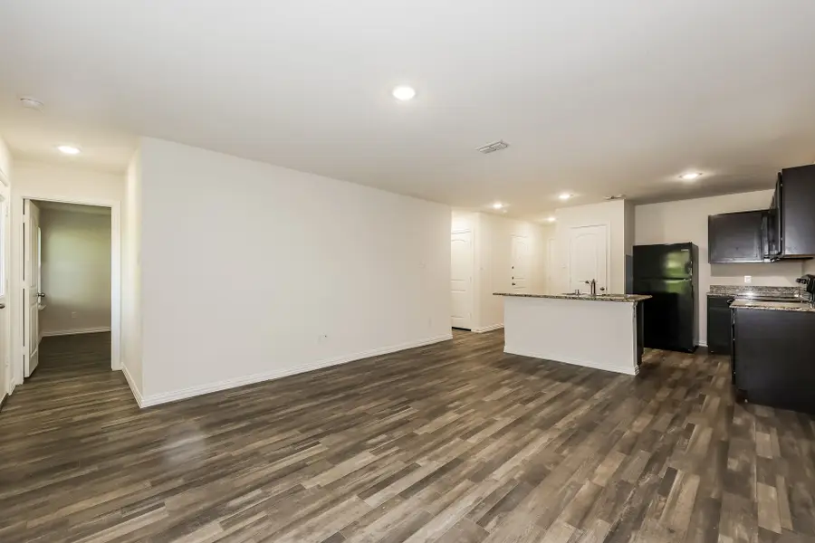 3111 Mcdermott Avenue, Dallas, TX 75215 - Image #2