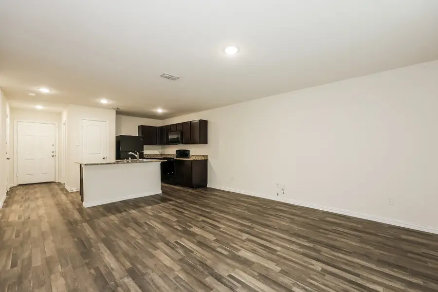 3111 Mcdermott Avenue, Dallas, TX 75215 - Image #3