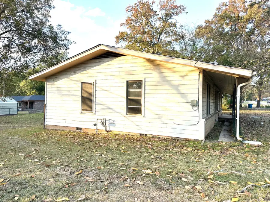 304 Hughes Avenue, Daingerfield, TX 75638 - Image #2