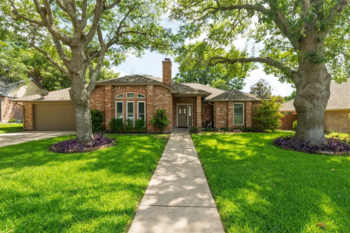 10053 Regent Row Street, Benbrook, TX 76126 - Image #1
