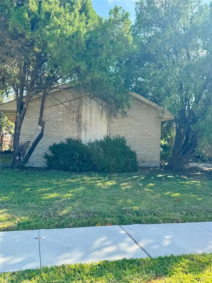 926 Key Colony Drive, Garland, TX 75043 - Image #2