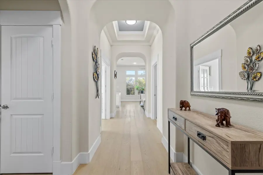 909 Dogwood Trail, Aubrey, TX 76227 - Image #3