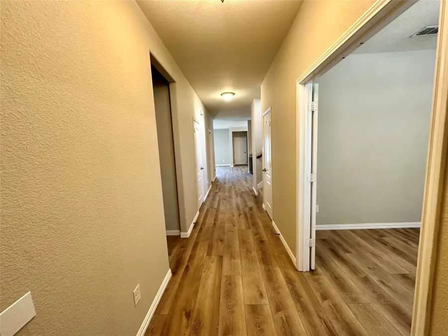 725 Hartsfield, Savannah, TX 76227 - Image #2