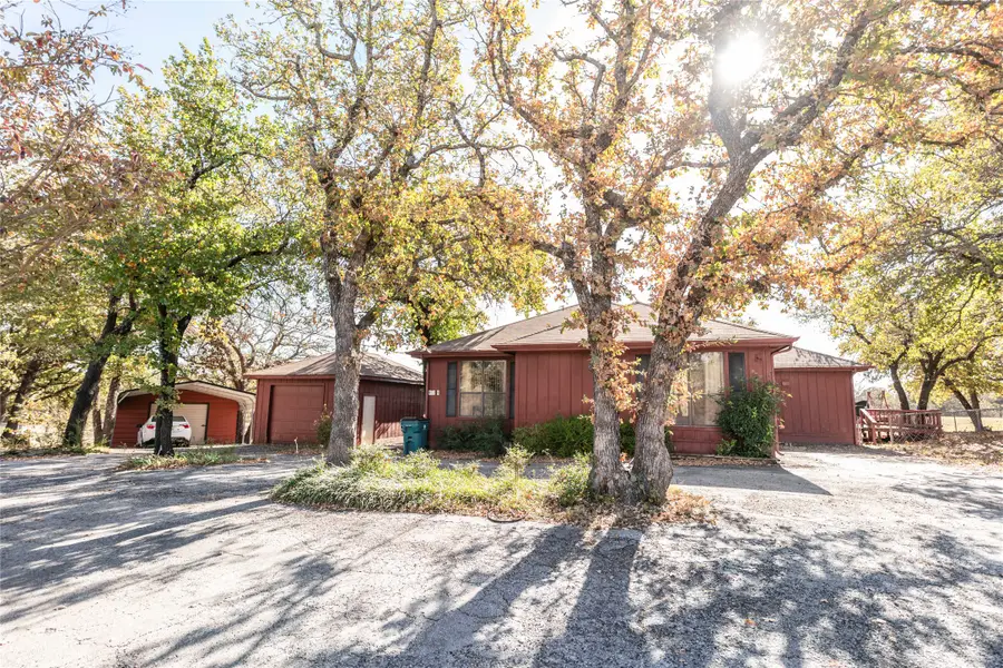 121 Fairway Drive, Nocona, TX 76255 - Image #2