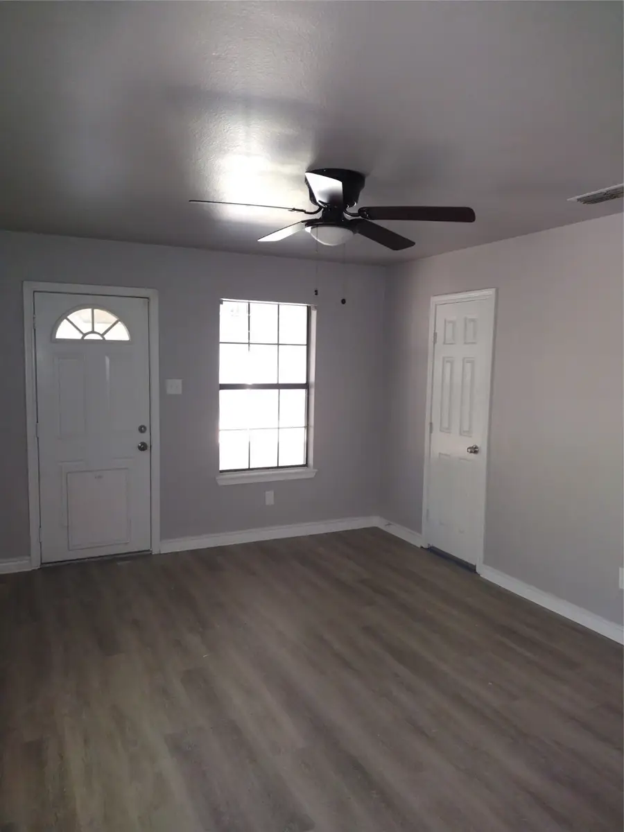 208 Almond Street, Waxahachie, TX 75165 - Image #3